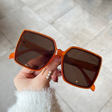 Cargar imagen en el visor de la galería, Nuevas gafas de sol polarizadas gafas creativas de moda para mujer gafas de sol anti-UV irregulares
