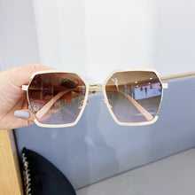 이미지를 갤러리 뷰어에 로드 , 새로운 편광 선글라스 여성 트렌디 한 크리에이티브 안경 불규칙 안티 UV 선글라스
