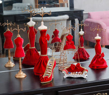Charger l&#39;image dans la galerie, Présentoir à bijoux en six pièces présentoir créatif rouge grand présentoir à bijoux en flanelle festive
