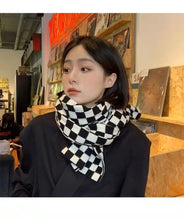 Load image into Gallery viewer, Black and white checkerboard plaid scarf women&#39;s autumn and winter new all-match warm knitted scarf
