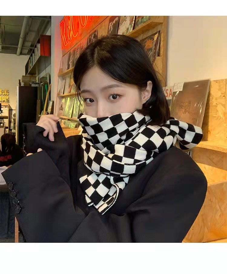 Black and white checkerboard plaid scarf women's autumn and winter new all-match warm knitted scarf