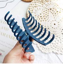 Load image into Gallery viewer, Large grab clip  hair catch  head big hair clip  practical shark clip Hair accessories multi-color, practical, five-claw hair clip

